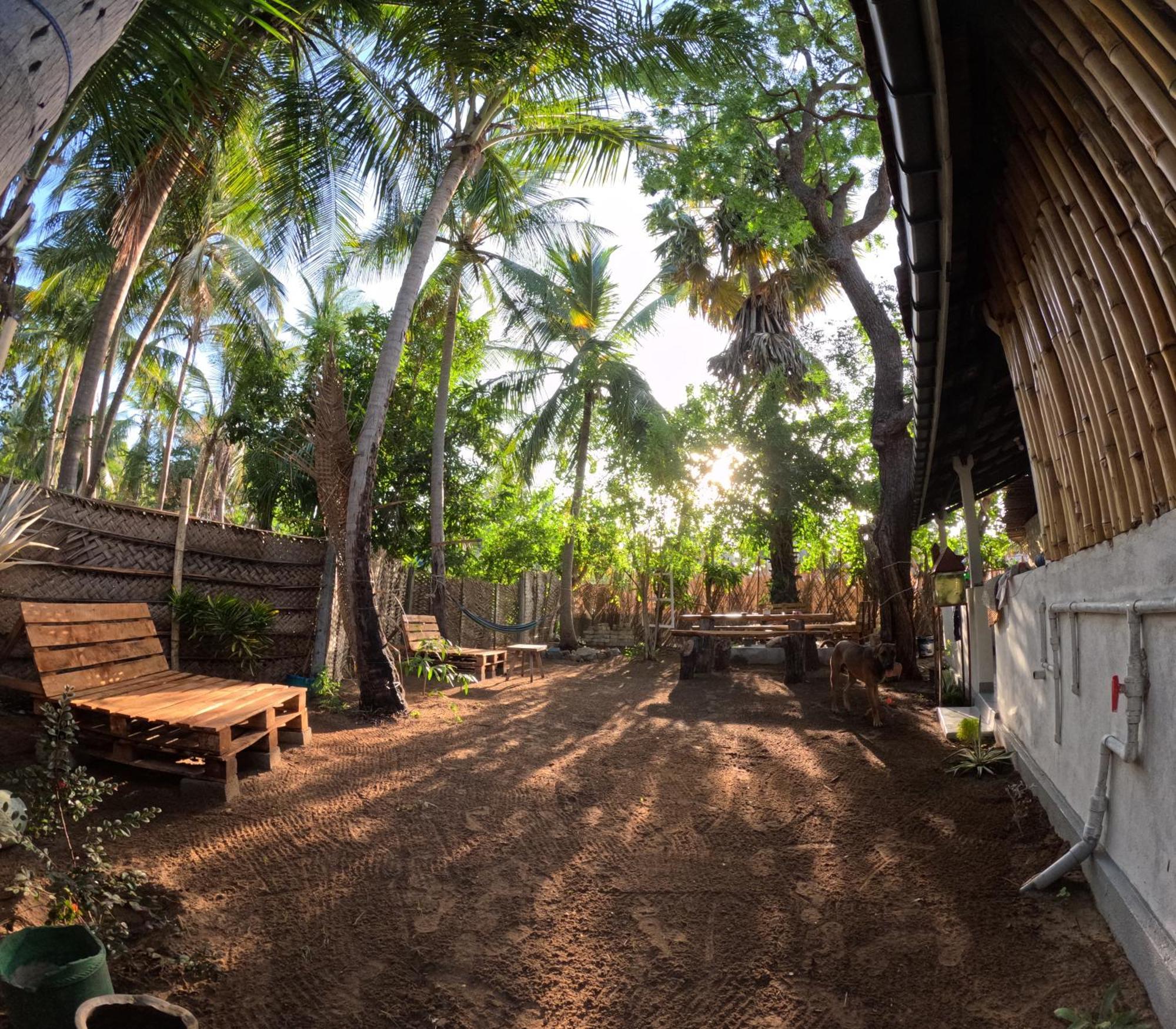 C U Hostel Trincomalee Eksteriør billede