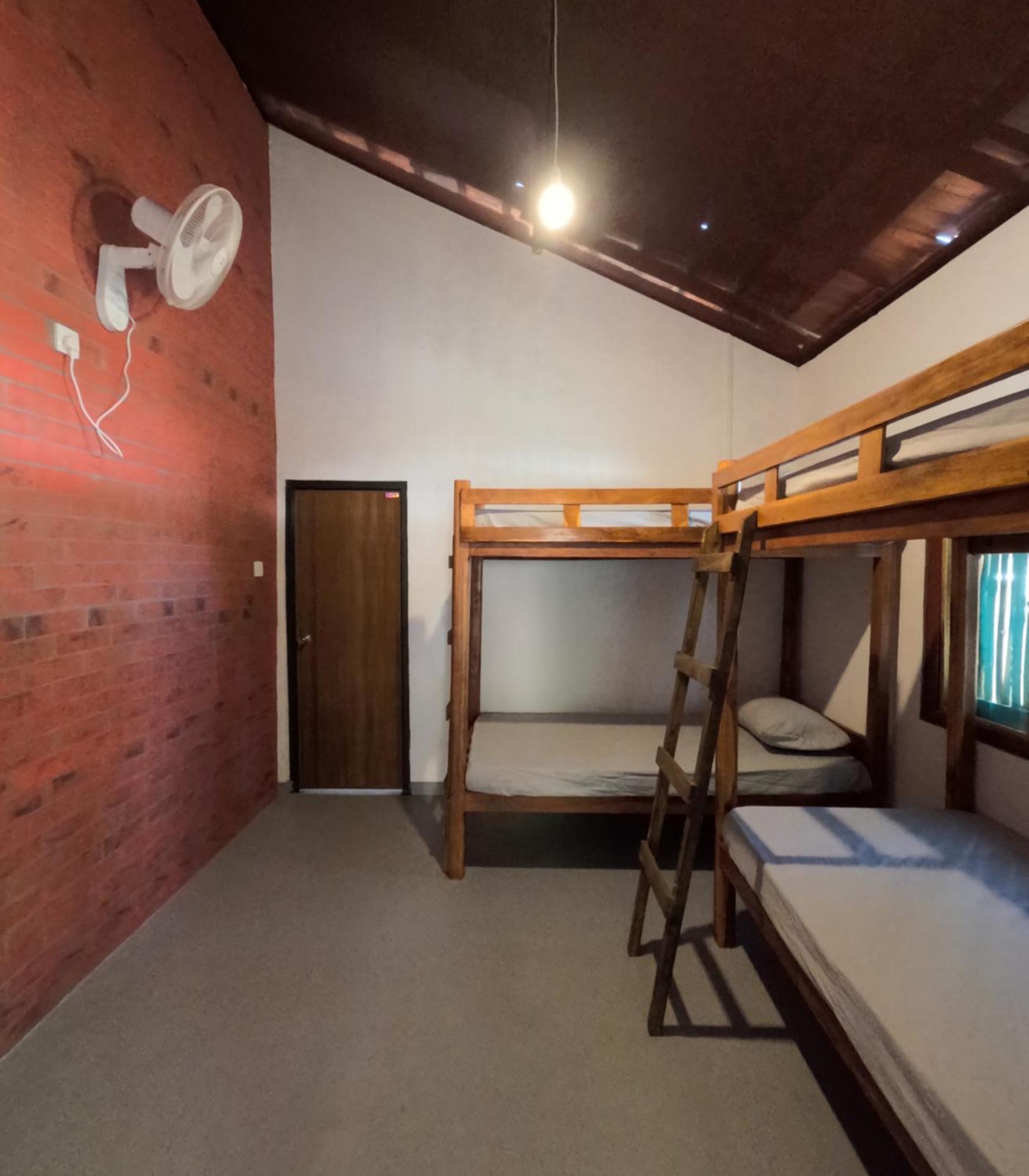 C U Hostel Trincomalee Eksteriør billede