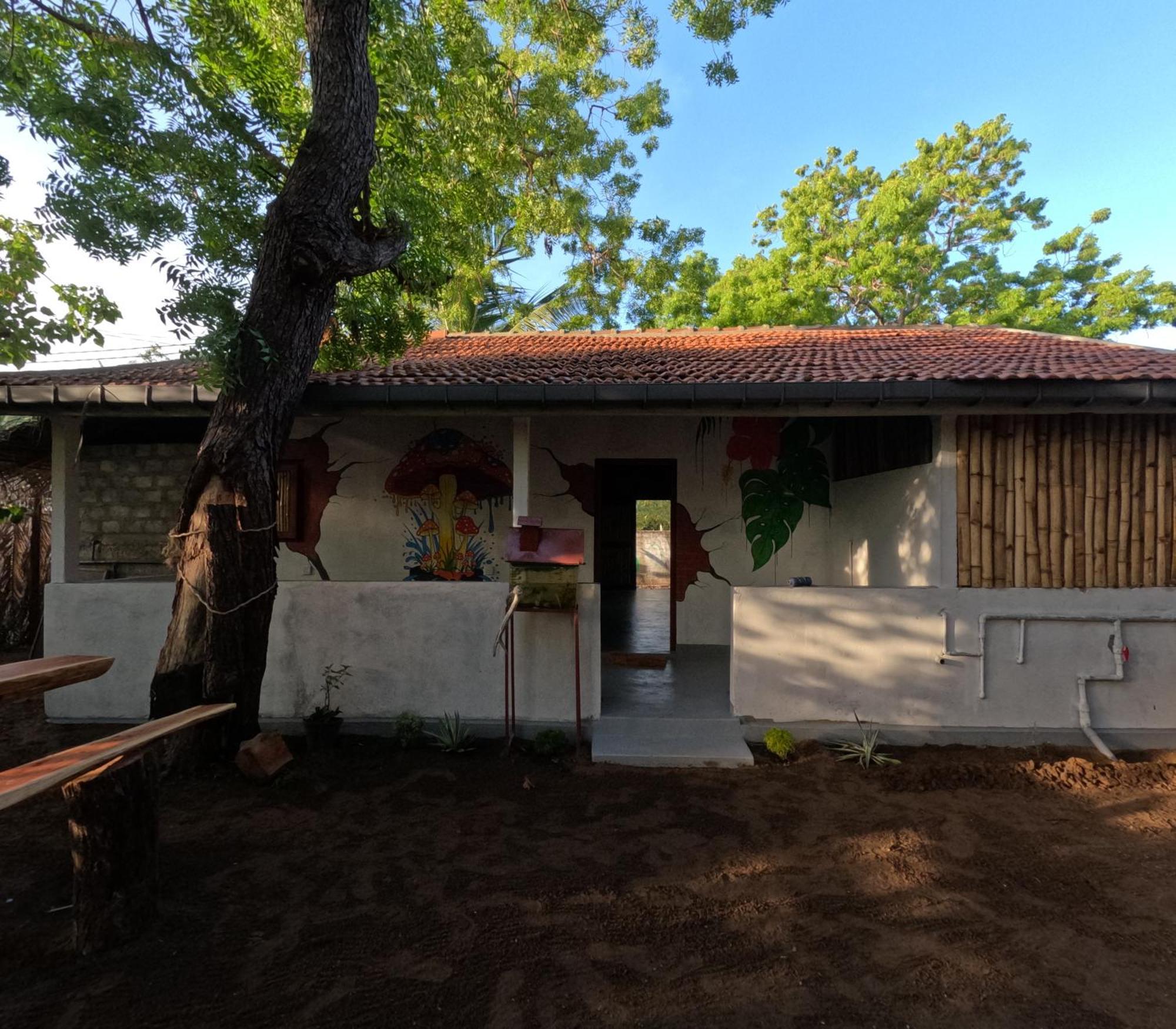 C U Hostel Trincomalee Eksteriør billede